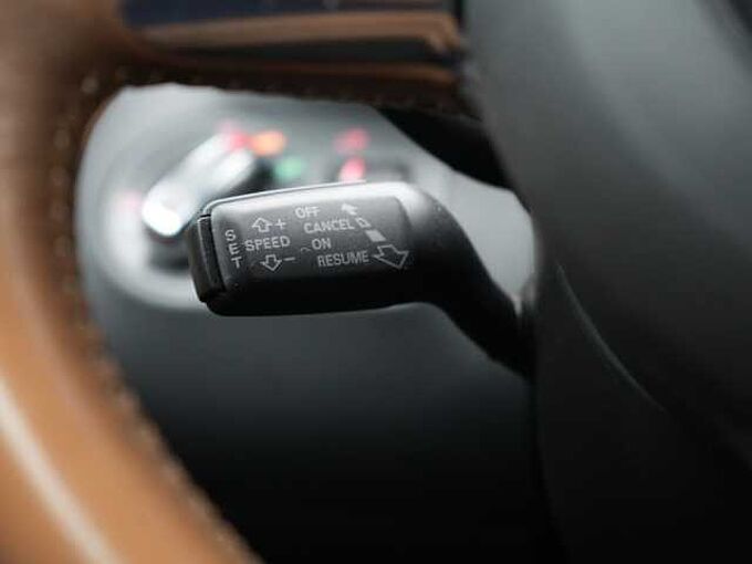 Audi R8 Spyder 5.2 quattro R TRON KERAMIK NAVI LEDER