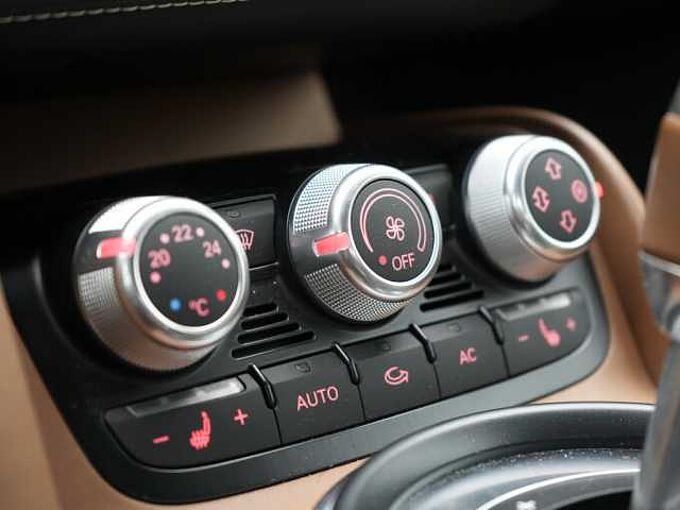 Audi R8 Spyder 5.2 quattro R TRON KERAMIK NAVI LEDER