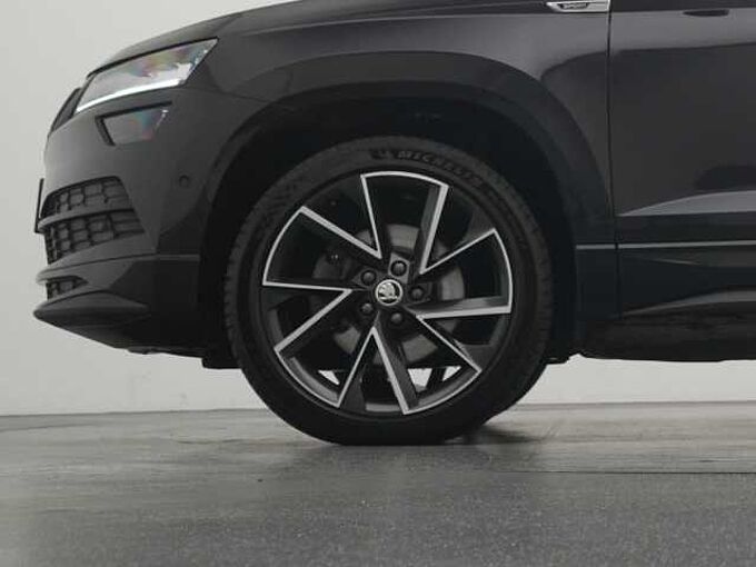 SKODA KAROQ Sportline 4x4 ACC MATRIX PANO NAVI SHZ KAM