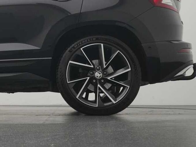 SKODA KAROQ Sportline 4x4 ACC MATRIX PANO NAVI SHZ KAM