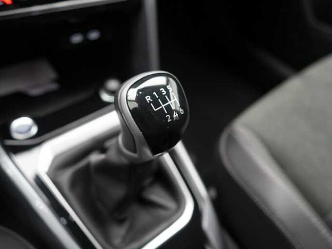 Volkswagen T-Roc AHK NAVI KEYLESS SHZ PDC