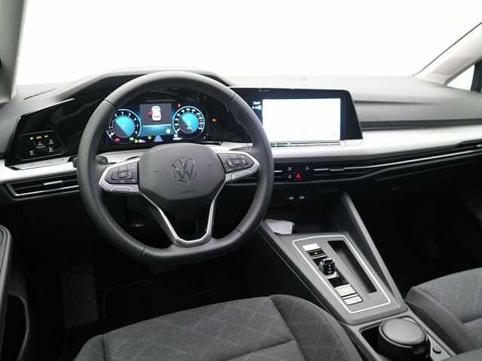 Volkswagen Golf VIII Life DSG ACC NAVI KAM SHZ