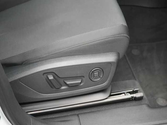 Audi Q3 Sportback S line ACC APP SHZ NAVI LED PDC