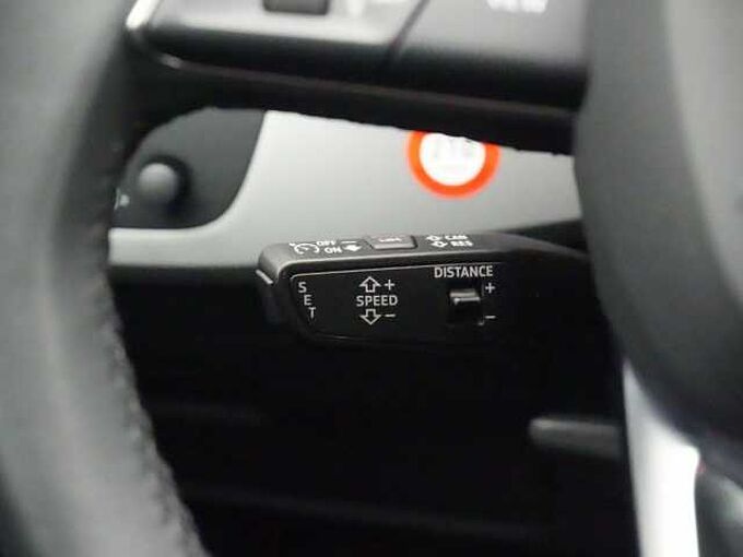 Audi A4 AHK ACC LED FACEL. NAVI APP