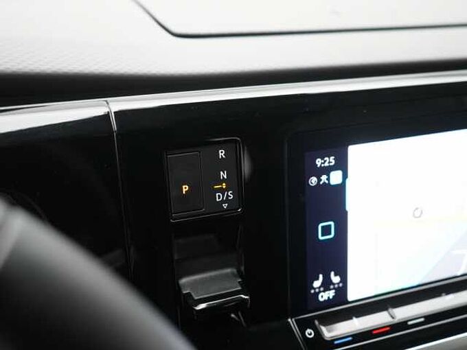 Volkswagen T7 Multivan LR VIS A VIS VIRT DSG LED NAVI PDC