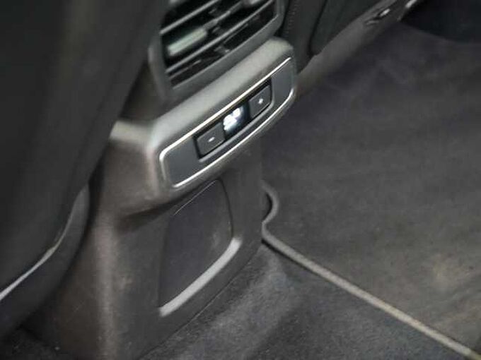 Audi Q4 e-tron S line PANO MATRIX NAVI VIRT ACC LEDER