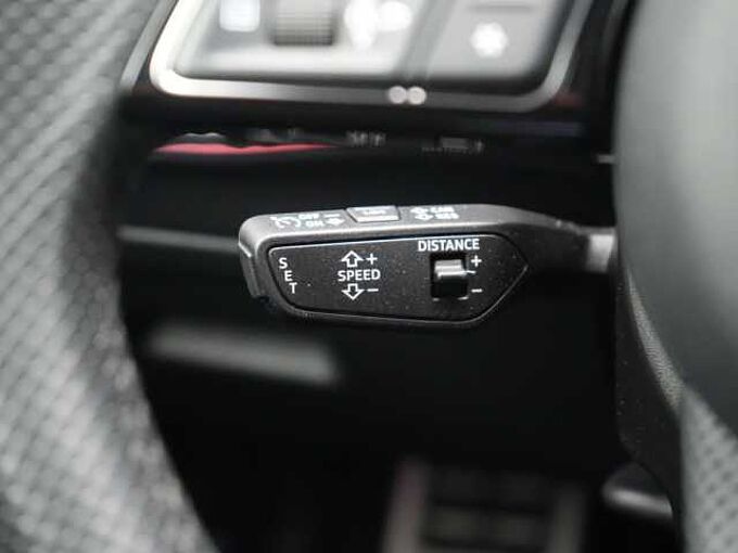 Audi RS3 Sportback quattro STRON SPORTSITZE APP PDC