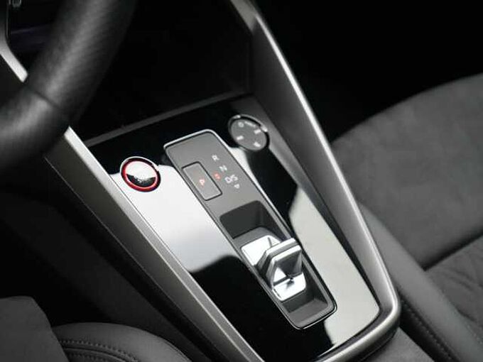 Audi RS3 Sportback quattro STRON NAVI VIRT MATRIX SHZ