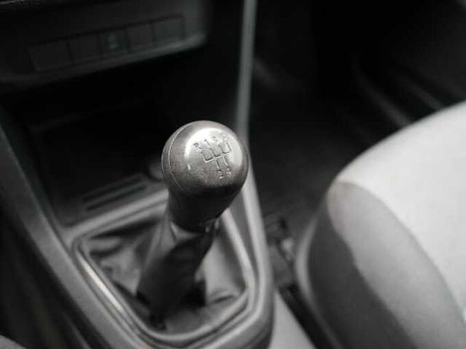 Volkswagen Caddy Kasten STANDHZ AHK PDC KLIMA