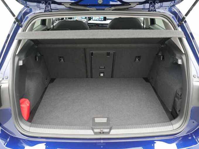 Volkswagen Golf VIII Life DSG CARPLAY LED SHZ PDC KLIMA