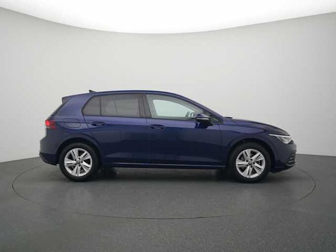 Volkswagen Golf VIII Life DSG CARPLAY LED SHZ PDC KLIMA