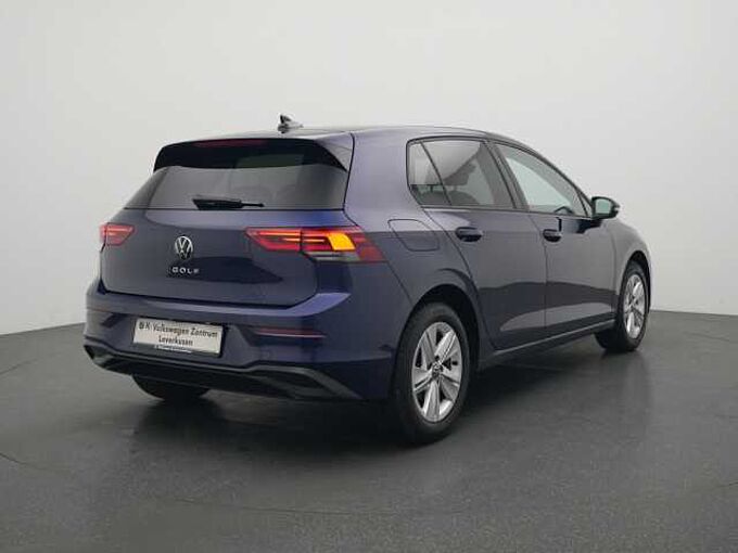 Volkswagen Golf VIII Life DSG CARPLAY LED SHZ PDC KLIMA