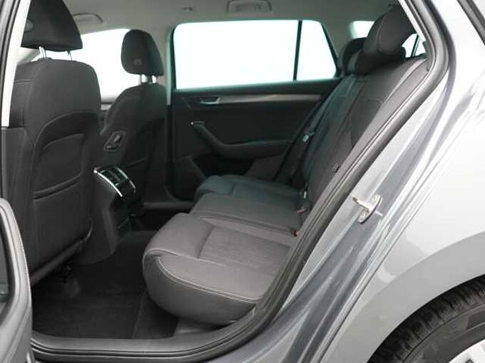 SKODA SUPERB Combi DSG ACC 360° AHK NAVI VIRT SHZ