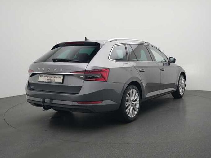 SKODA SUPERB Combi DSG ACC 360° AHK NAVI VIRT SHZ