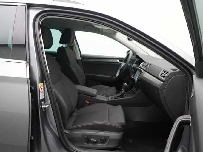 SKODA SUPERB Combi DSG ACC 360° AHK NAVI VIRT SHZ