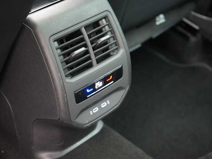 CUPRA Formentor DSG NAVI AHK VIRT PANO ACC KAM LEDER