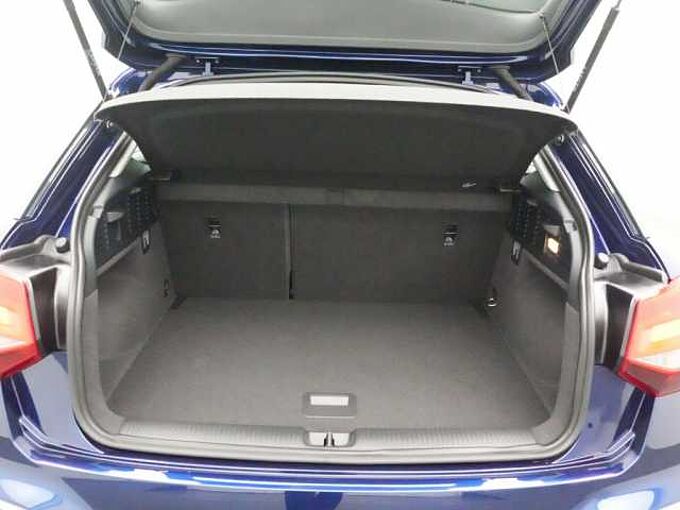Audi Q2 advanced S TRON AHK KAM ACC LED APP