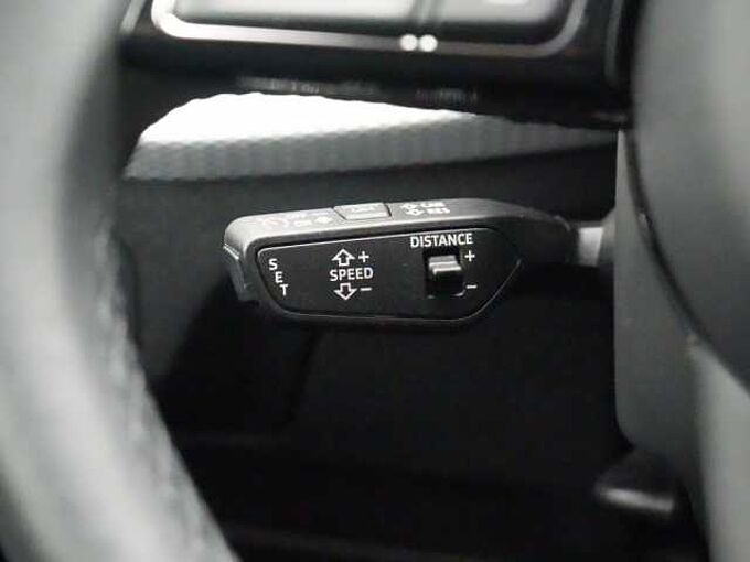 Audi Q2 advanced S TRON AHK KAM ACC LED APP