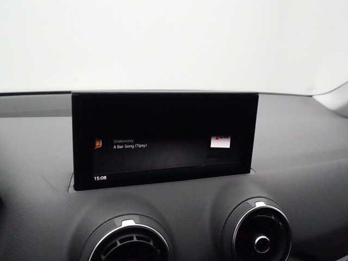 Audi Q2 advanced S TRON AHK KAM ACC LED APP
