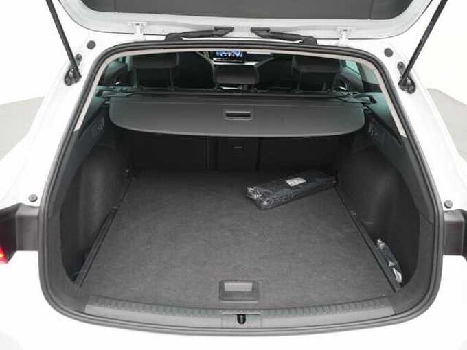 SEAT Leon ST FR DSG ACC CARPLAY NAVI KAM SHZ