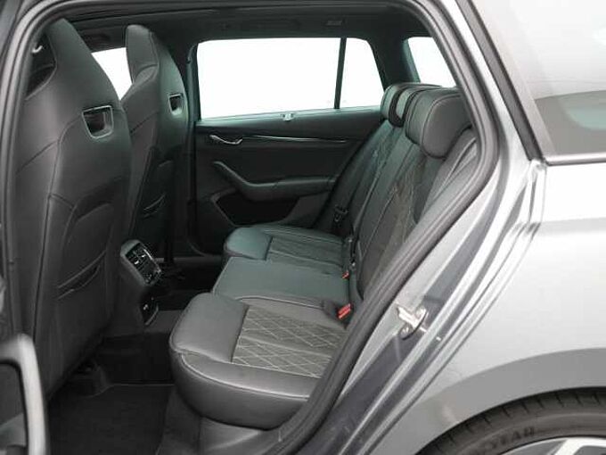 SKODA OCTAVIA Combi RS DSG NAVI VIRT APP KAM KEYLESS