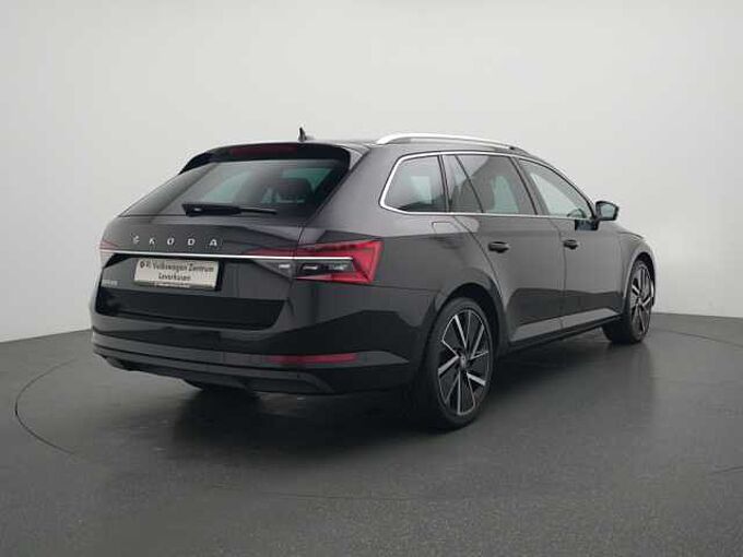 SKODA SUPERB Combi DSG STANDHZ AHK NAVI VIRT KAM 360°