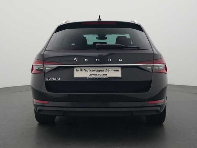 SKODA SUPERB Combi DSG STANDHZ AHK NAVI VIRT KAM 360°