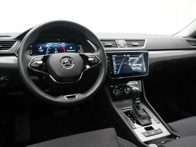 SKODA SUPERB Combi DSG STANDHZ AHK NAVI VIRT KAM 360°