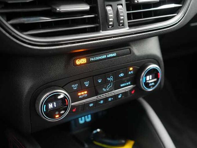 Ford Focus SHZ NAVI LED VIRT PDC KAM