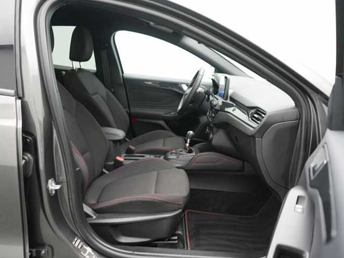 Ford Focus SHZ NAVI LED VIRT PDC KAM