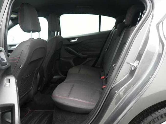 Ford Focus SHZ NAVI LED VIRT PDC KAM