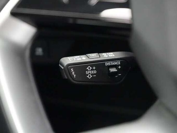 Audi Q4 e-tron LED SHZ LENKRADHZ APP CONNECT NAVI ACC