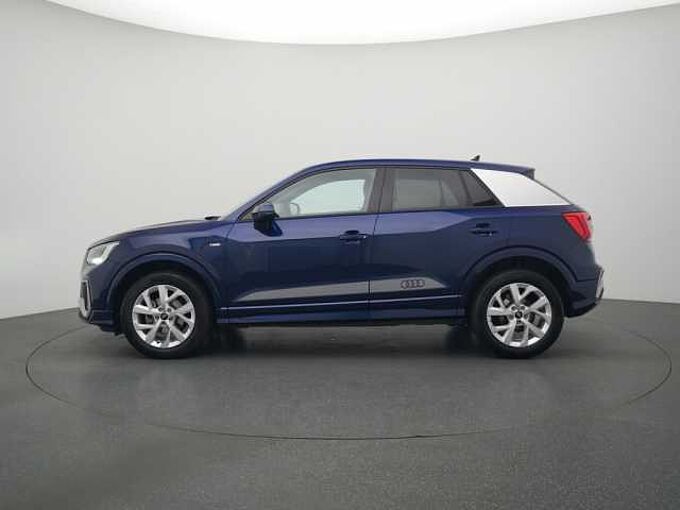Audi Q2 S line AHK CARPLAY PDC SHZ LEDER