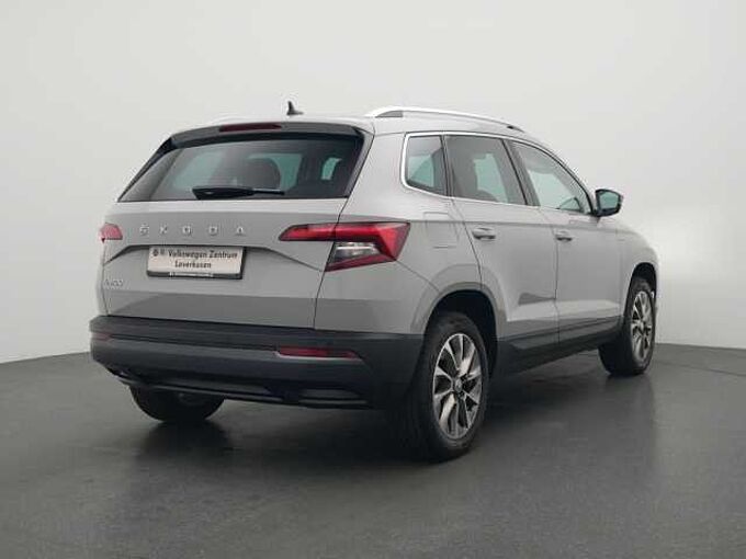 SKODA KAROQ Clever DSG APP CONNECT SHZ LED W-LAN NAVI