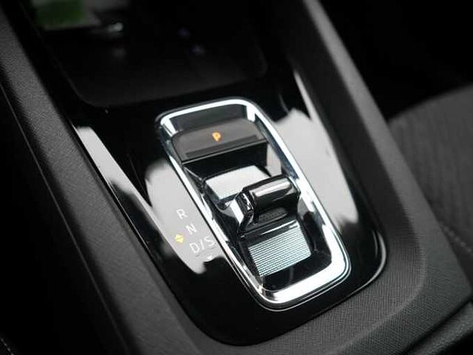 SKODA OCTAVIA TSI First Edition DSG MEMORY SHZ APP LED