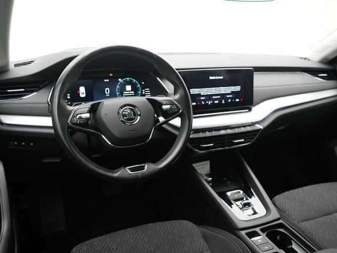 SKODA OCTAVIA TSI First Edition DSG MEMORY SHZ APP LED