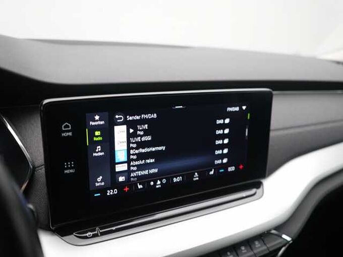SKODA OCTAVIA TSI First Edition DSG MEMORY SHZ APP LED