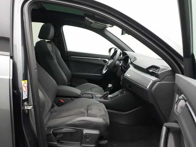 Audi Q3 S line STRON PANO AHK ACC NAVI VIRT KAM APP