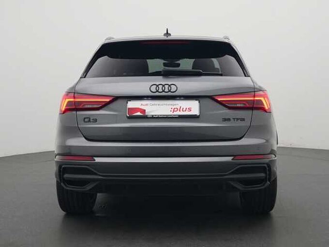 Audi Q3 S line STRON PANO AHK ACC NAVI VIRT KAM APP