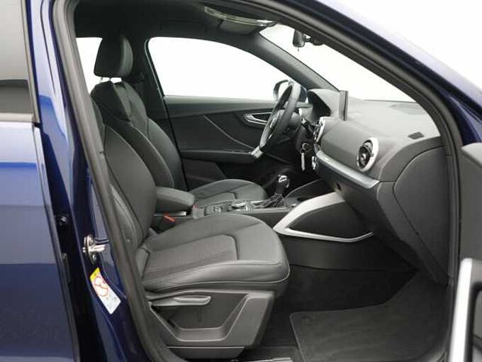 Audi Q2 S line STRON NAVI AHK MATRIX KAM SHZ LEDER