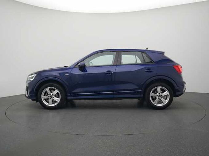 Audi Q2 S line STRON NAVI AHK MATRIX KAM SHZ LEDER