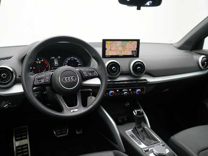 Audi Q2 S line STRON NAVI AHK MATRIX KAM SHZ LEDER