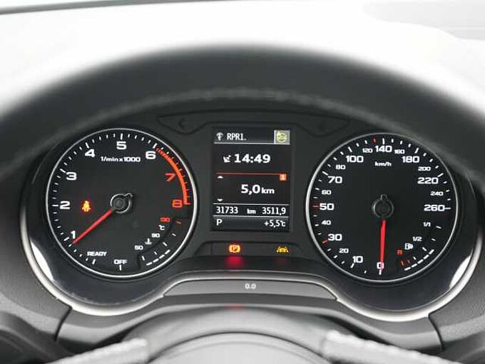 Audi Q2 S line STRON NAVI AHK MATRIX KAM SHZ LEDER