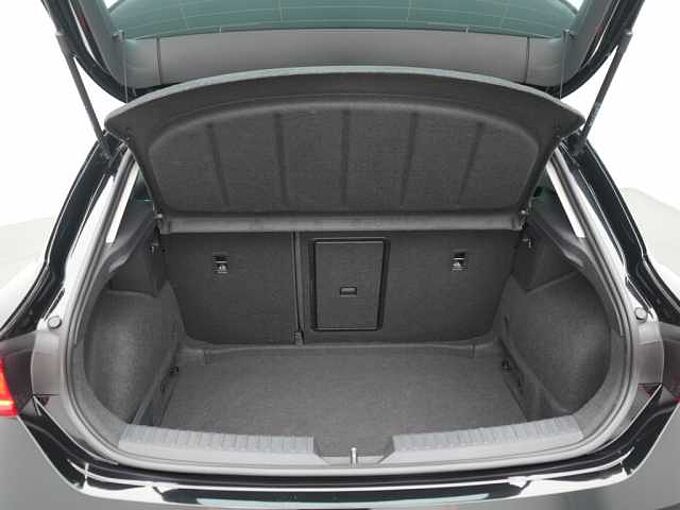 SEAT Leon TSI Xcellence DSG NAVI VIRT AHK LENKRADHZ