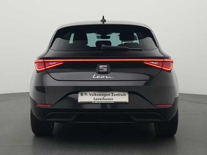 SEAT Leon TSI Xcellence DSG NAVI VIRT AHK LENKRADHZ