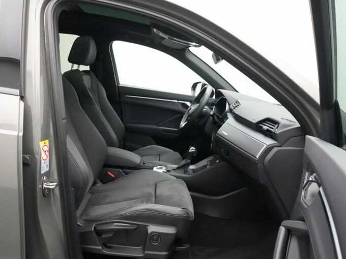 Audi Q3 S line STRON APP CONNECT LED PDC KAM AHK