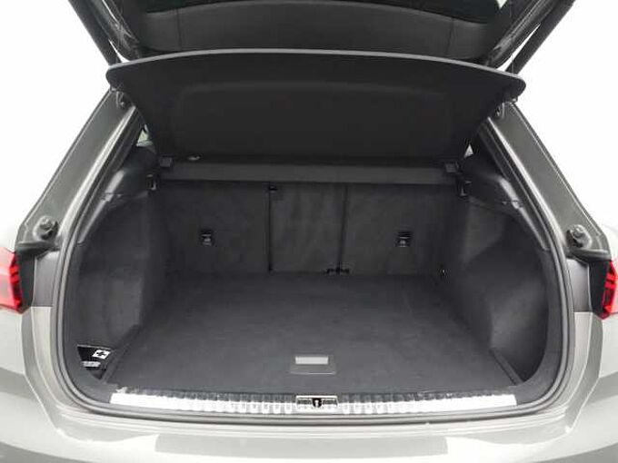 Audi Q3 S line STRON APP CONNECT LED PDC KAM AHK