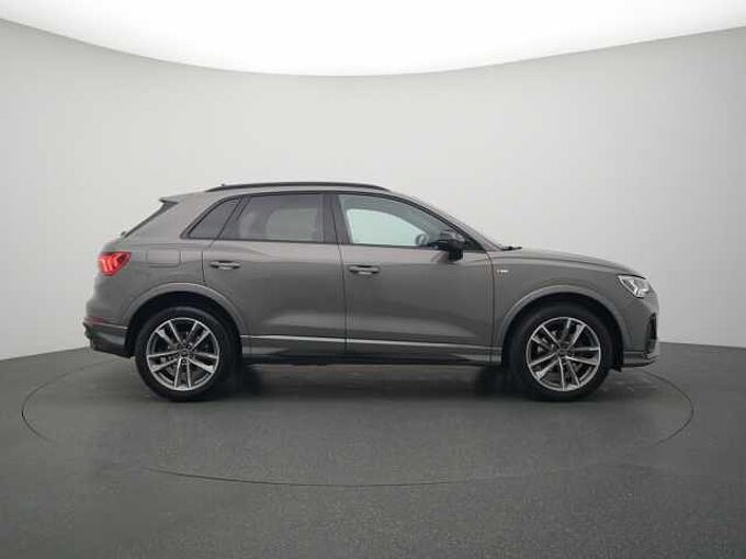 Audi Q3 S line STRON APP CONNECT LED PDC KAM AHK
