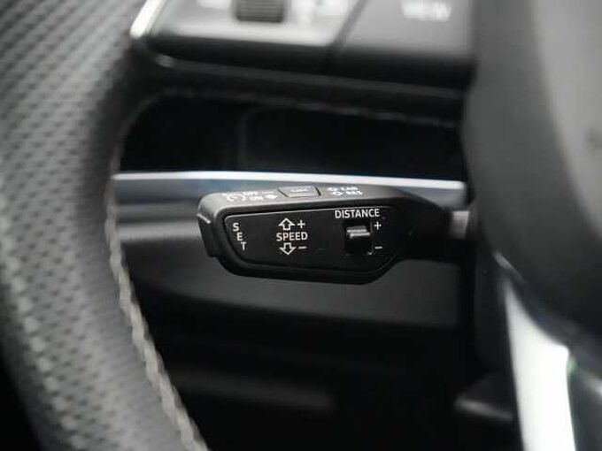 Audi Q3 S line STRON PANO NAVI VIRT ACC KAM AHK APP