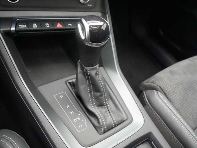 Audi Q3 S line STRON PANO NAVI VIRT ACC KAM AHK APP